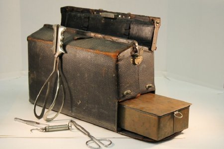1800's Doctor's Bag  Medical antiques, Doctor medical, Victorian doctor