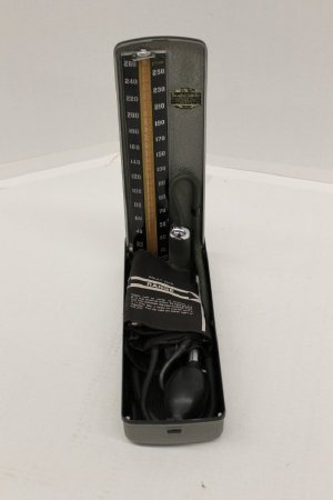Sphygmomanometer                        