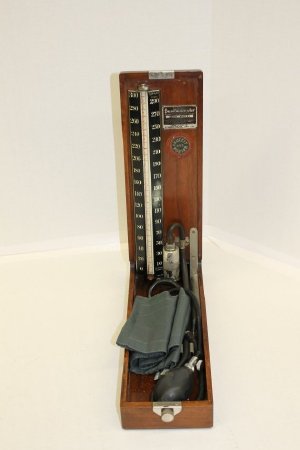 Sphygmomanometer                        