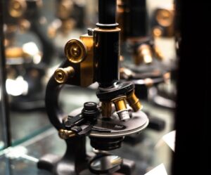 This microscope can be seen in the LMHM on display now.